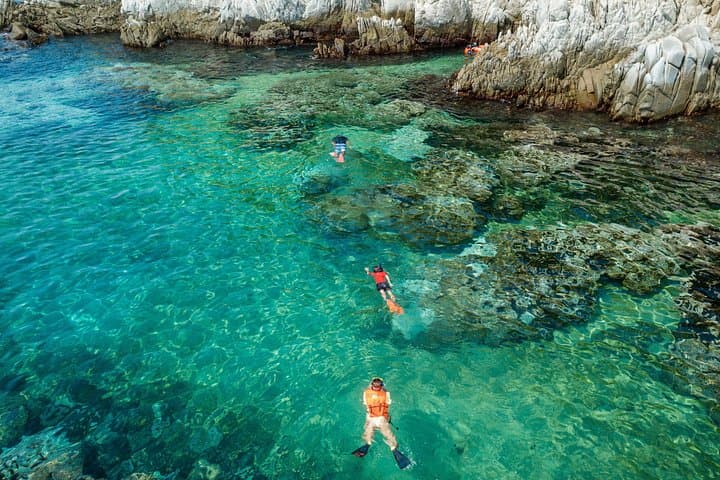 Huatulco Family Snorkeling: 3-Hour Coastal Wildlife & Guide-Led Experience photo 1