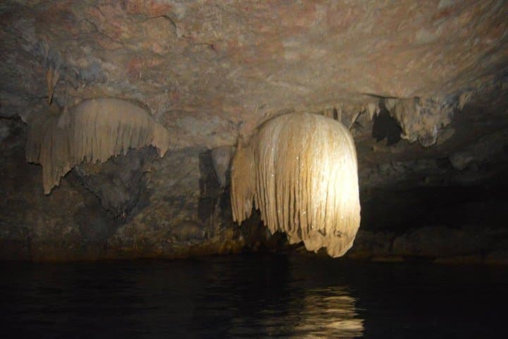 Nohoch Che'en Cave Kayak & Swim: Private Cave Exploration in Belize