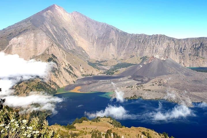 Summit Rinjani: 2-Day Guided Trek to Mount Rinjani Crater Rim & Peak