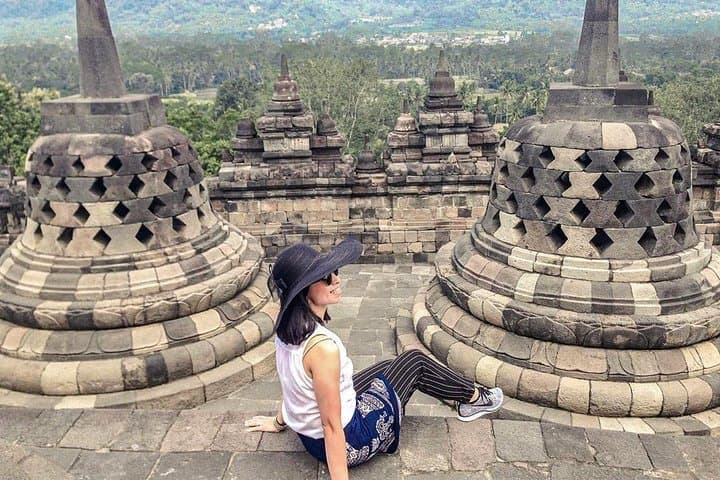 Private Yogyakarta Temple Tour: Borobudur, Pawon, Mendut & Prambanan in One Day photo 3