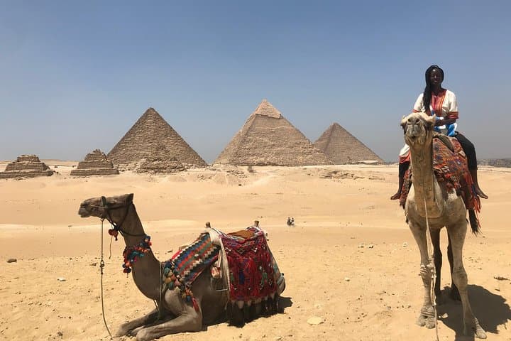 Cairo Day Tour: Pyramids, Egyptian Museum & Khan El Khalili Bazaar photo 3