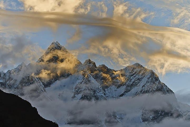 12-Day Everest Trek to Dingboche: Lukla to Pokhara High-Altitude Journey photo 6