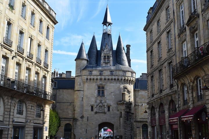 Old Bordeaux Walking Tour: Medieval Streets, Cathedral & Riverfront photo 3
