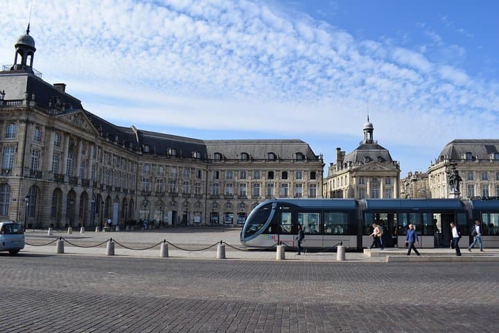 Old Bordeaux Walking Tour: Medieval Streets, Cathedral & Riverfront photo 4