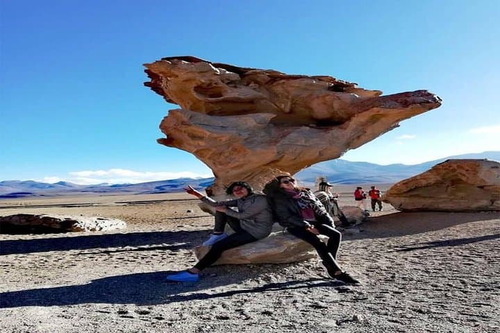 3-Day Uyuni Salt Flats Expedition: Mirrors, Flamingos & Siloli Desert photo 5