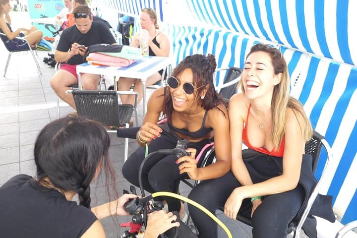 Intro Scuba Diving in Costa Adeje: 12m Beginner Session in Tenerife