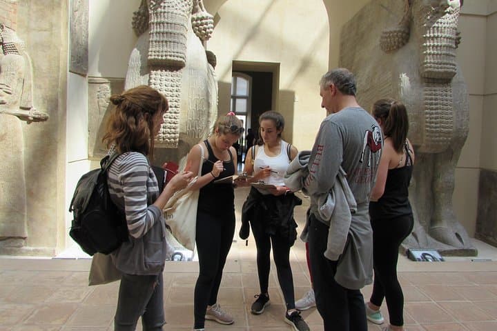 Private Louvre Teens Adventure: Interactive Treasure Hunt at the Musée du Louvre
