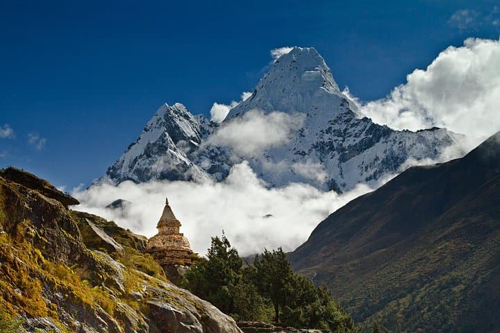 9-Day Everest Gorak Shep Trek to Everest Base Camp — High-Altitude Himalayan Route photo 4