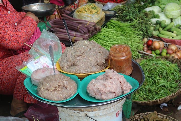 Eat Like a Local: Siem Reap Evening Street Food Tasting Tour photo 4