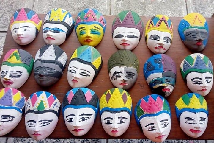 Javanese Mask Painting Workshop in Yogyakarta — Learn Topeng Mask Art in 60 Minutes photo 3