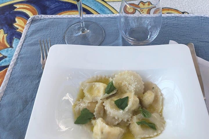 Cooking at Vesuvius: Neapolitan Class in a Mount Vesuvius Vineyard photo 2
