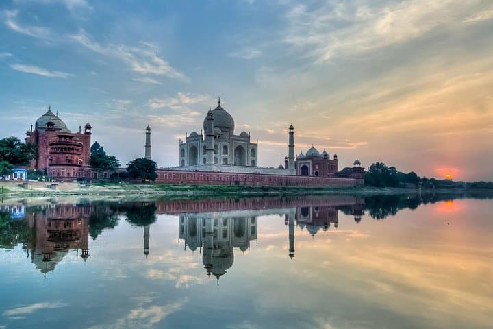 Taj Mahal & Agra by Gatimaan Express: Fast-Track Day Trip from Delhi photo 2