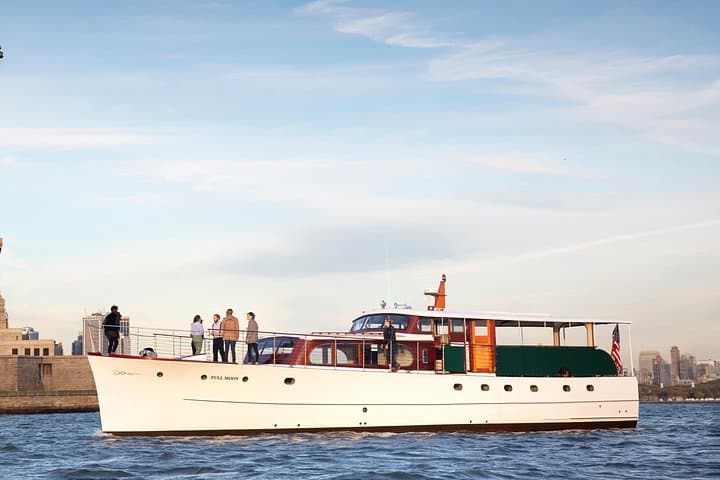 Hudson River Fall Foliage Cruise on 1950s Yacht Full Moon from Chelsea Piers photo 2