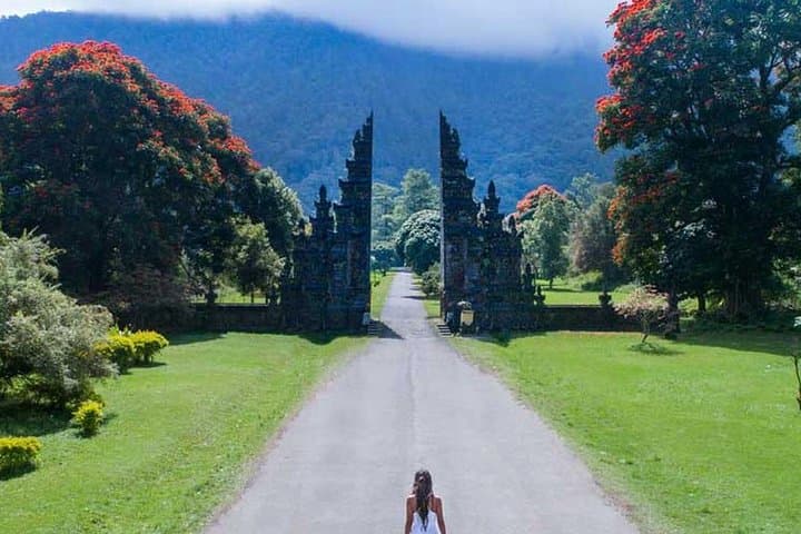 Bedugul to Tanah Lot: Full-Day Waterfalls, Ulun Danu & Sunset Tour photo 2