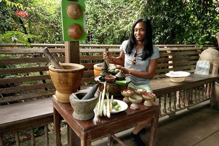 Exploring Damnoen Saduak Floating Market: Long-Tail Boat Tour & Local Coconut Sugar Demo photo 3