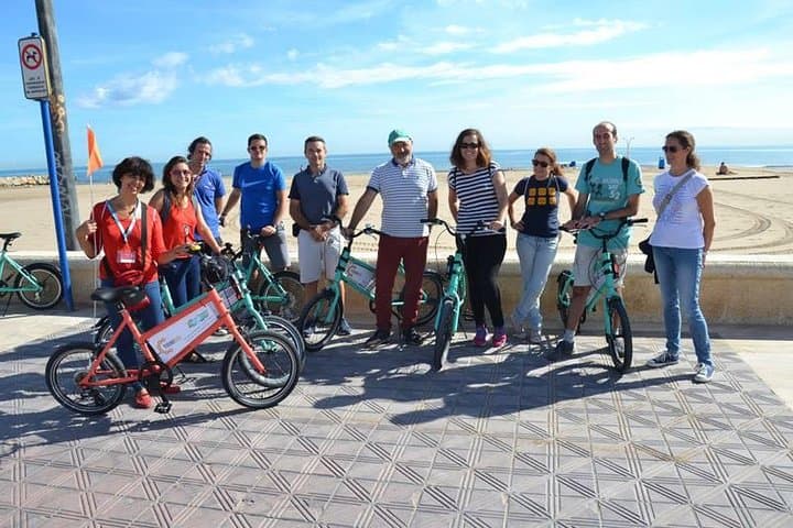 Explore Valencia by Bike: Easy Rentals for City and Beach Rides