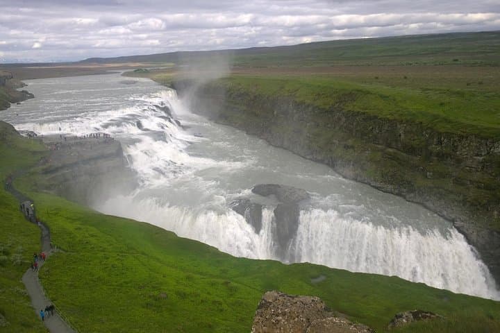 Private Golden Circle Daytrip from Reykjavík — Kerið, Geysir, Gullfoss & Þingvellir photo 3