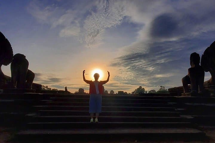 2-Day Private Angkor Temples Tour — Sunrise at Angkor Wat & Bayon Highlights photo 5