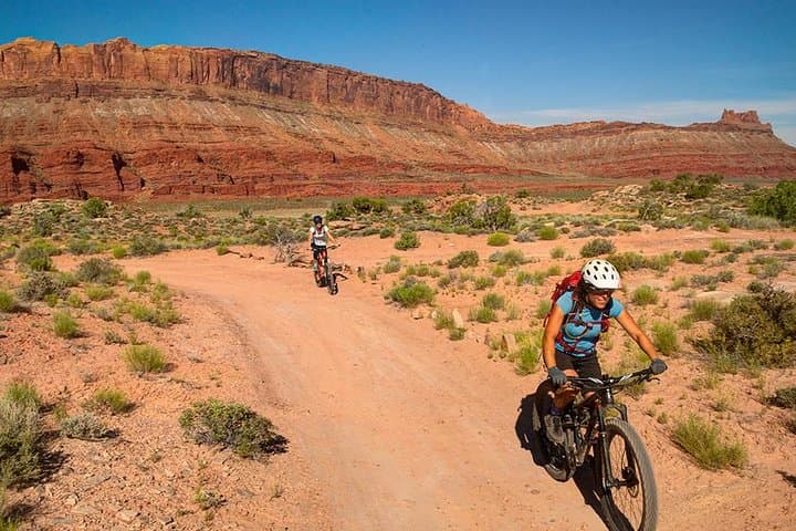 Moab Courthouse Loop Beginner Mountain Biking Tour — Guided Ride photo 3