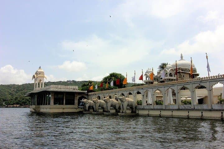 Day Tour of Udaipur: Lake Pichola, City Palace & Jag Mandir Highlights photo 3