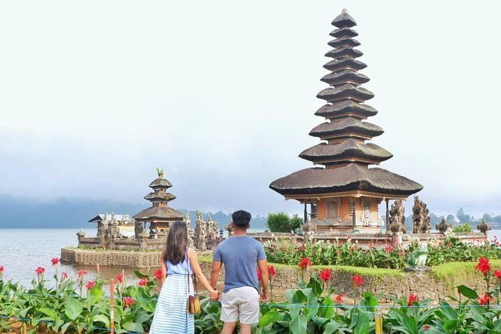 Bali Instagram Tour: Handara Gate, Banyumala Falls & Ulun Danu Beratan in a Day photo 6