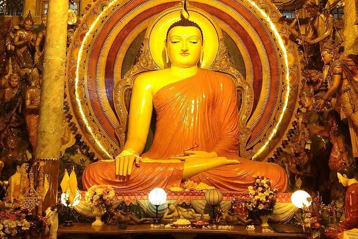 Colombo City Tour from Negombo: Top Sights, Temples & Shopping photo 4