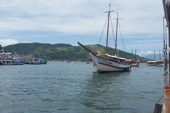 Angra dos Reis Islands: 6-Hour Boat Tour from Rio de Janeiro