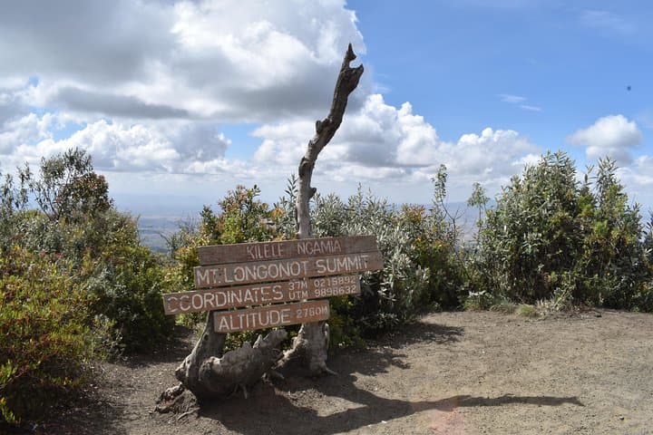 Mt Longonot Day Hike from Nairobi: Crater Rim Trek & Lunch photo 6