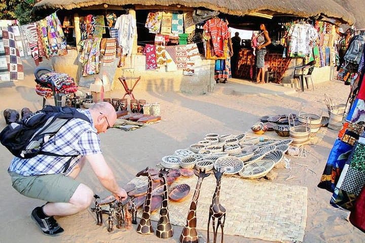 Lusaka City Tour: Museums, Markets & Local Cuisine in 2–3 Hours