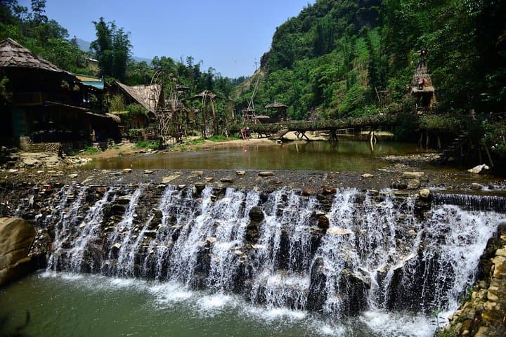 Sapa 2-Day Trek & Village Immersion: Luxury Limousine to Hmong and Red Dao Trails photo 6