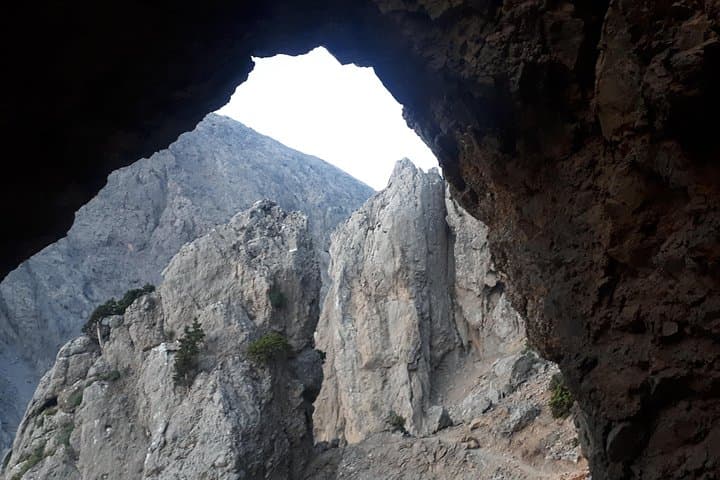 Gigilos Summit Adventure: Hike to the Peak of Crete's White Mountains photo 3