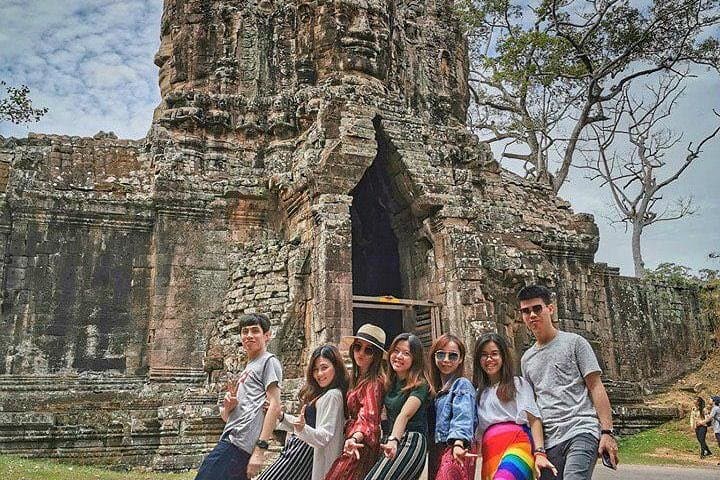 Small-Group Angkor Wat Sunset Tour — Full-Day Angkor Temples with Local Guide photo 2