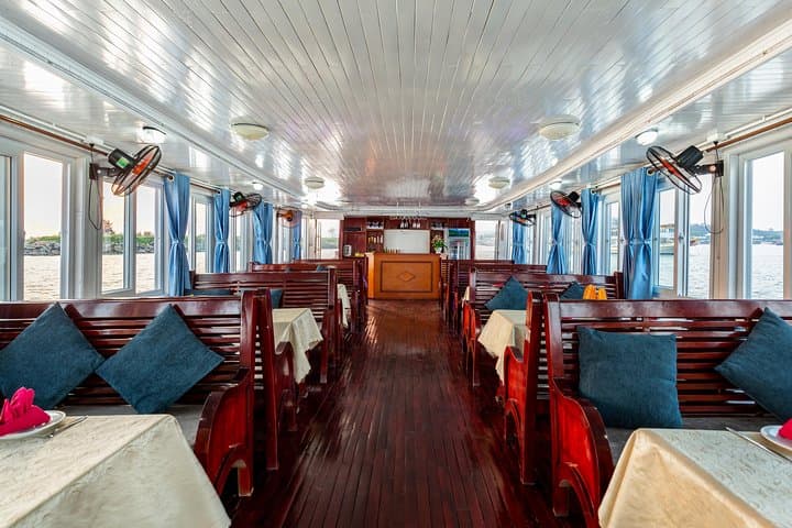 Halong Bay Day Cruise: Thien Cung Cave, Kayaking & Lunch photo 4