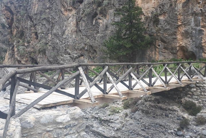 Private Samaria Gorge: Full-Day Hike with a Local Guide photo 3