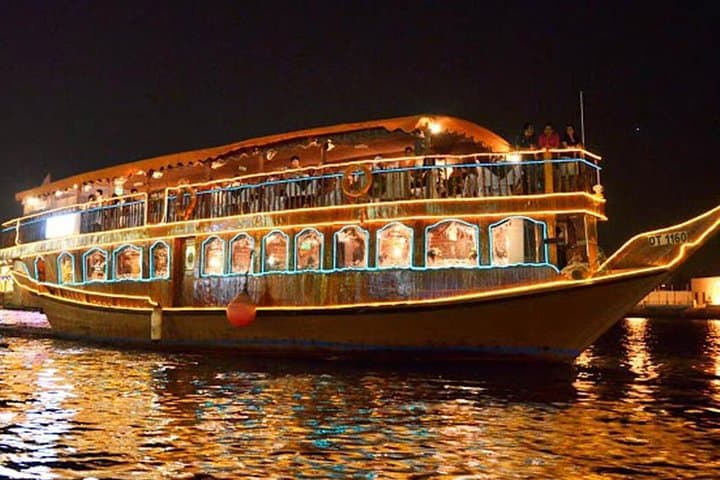 Dubai Marina Dhow Dinner Cruise: Evening Cruise with Dinner and Entertainment