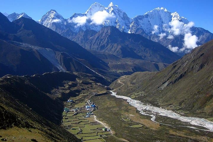 13-Day Everest Lobuche Trek: Lukla to Everest Base Camp via Phortse photo 2
