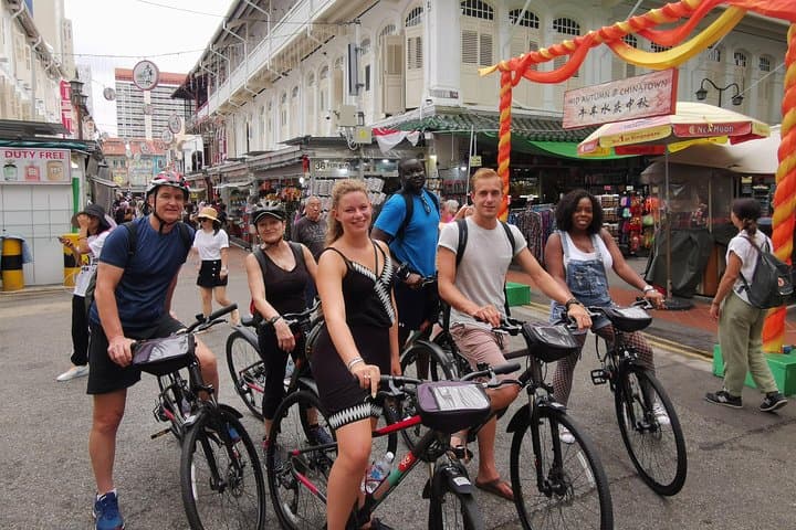Cycle Through Singapore: 16 km Historical Urban Bike Tour photo 2