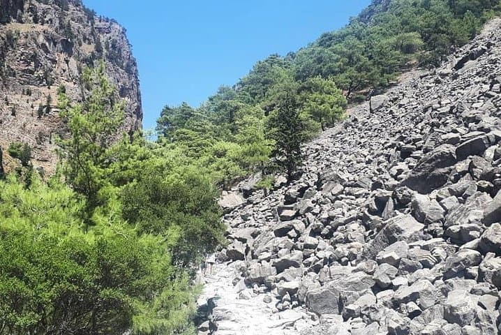 Samaria Gorge Guided Hike from Omalos to Agia Roumeli photo 2