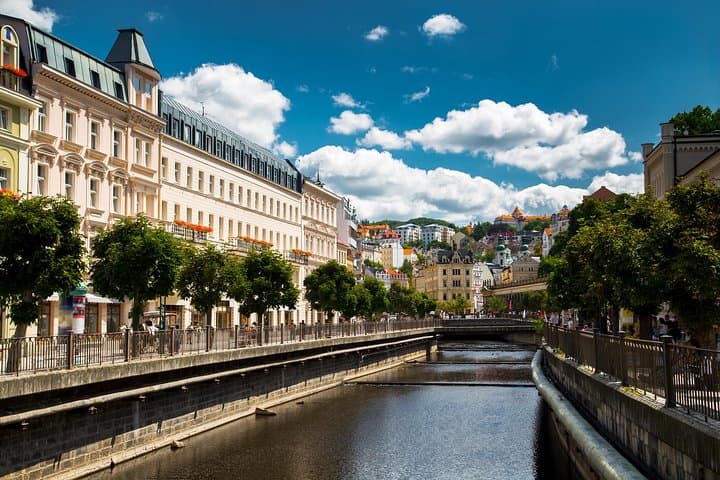 Karlovy Vary Day Trip: Carlsbad Spa & Moser Glass Factory Tour photo 6