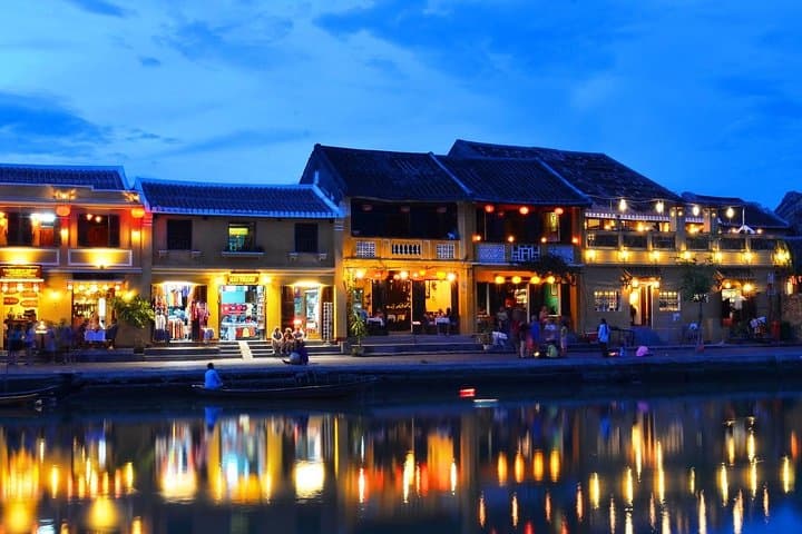Marble Mountains and Hoi An Ancient Town: Private Day Tour from Da Nang