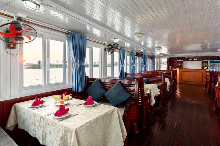 Halong Bay Day Cruise: Thien Cung Cave, Kayaking & Lunch photo 5