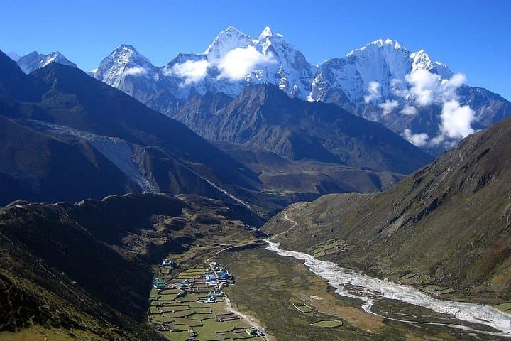 Everest Base Camp Trek — 13-Day Guide to Route, Logistics & What to Expect photo 2