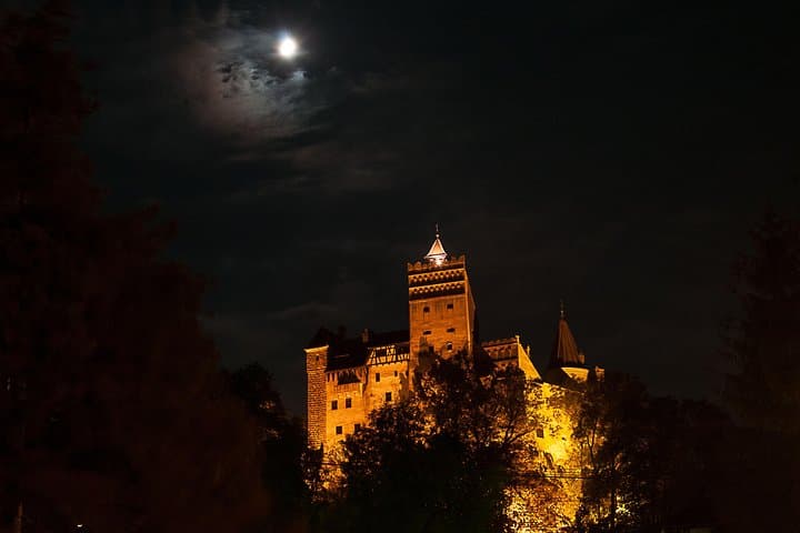 Transylvania Day Trip: Dracula's Castle, Libearty Bear Sanctuary & Brasov photo 5