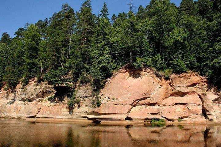 Private Sightseeing Tour in Sigulda: Turaida Castle, Gutmanala & Bobsleigh Track photo 5