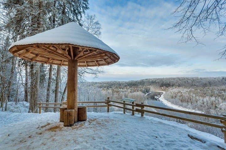 Private Sightseeing Tour in Sigulda: Turaida Castle, Gutmanala & Bobsleigh Track photo 6