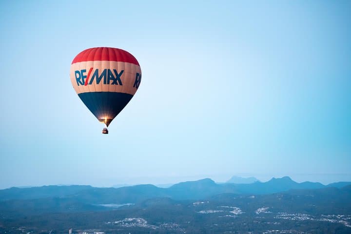 Gold Coast Sunrise Hot Air Balloon Flight with Champagne Breakfast photo 4