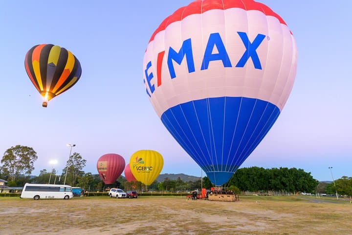 Gold Coast Sunrise Hot Air Balloon Flight with Champagne Breakfast photo 6