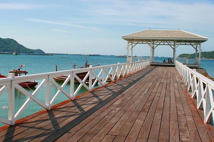 Koh Si Chang Day Trip from Bangkok — Beaches, Palace & Temple Tour photo 4