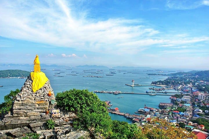 Koh Si Chang Day Trip from Bangkok — Beaches, Palace & Temple Tour