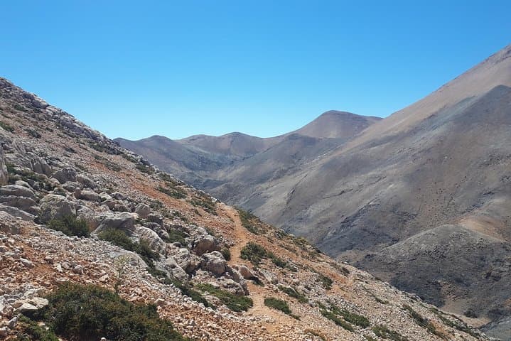 Pachnes Peak (2454 m) — White Mountains High Route from Chania photo 4